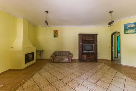 Sala de casa para alugar com 6 quartos, 300m² em Parque das Varinhas, Mogi das Cruzes