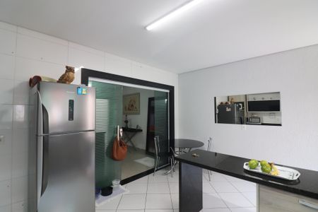 Casa à venda com 300m², 3 quartos e 4 vagasCozinha 