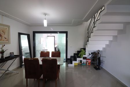 Casa à venda com 300m², 3 quartos e 4 vagasSala 