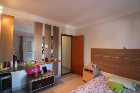 Casa à venda com 300m², 3 quartos e 4 vagasQuarto 1 - Suíte