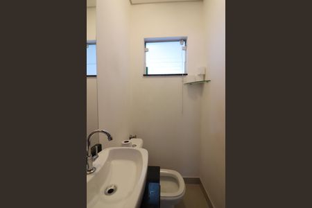 Casa à venda com 300m², 3 quartos e 4 vagasLavabo 