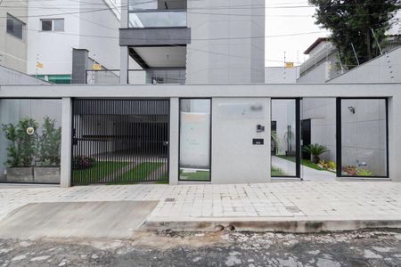 Apartamento à venda com 266m², 4 quartos e 3 vagas Apartamento à venda com 266m², 4 quartos e 3 vagasFachada