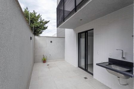 Apartamento à venda com 266m², 4 quartos e 3 vagas Apartamento à venda com 266m², 4 quartos e 3 vagasÁrea privativa