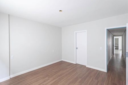 Apartamento à venda com 266m², 4 quartos e 3 vagas Apartamento à venda com 266m², 4 quartos e 3 vagasSuíte 2