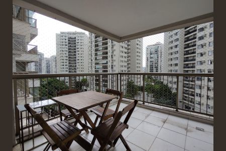 Apartamento à venda com 79m², 2 quartos e 1 vagaVaranda