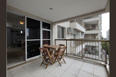 Apartamento à venda com 79m², 2 quartos e 1 vagaVaranda