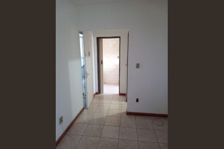 Corredor de apartamento à venda com 1 quarto, 40m² em Cristal, Porto Alegre