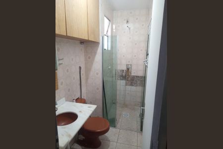 Banheiro de apartamento à venda com 1 quarto, 40m² em Cristal, Porto Alegre