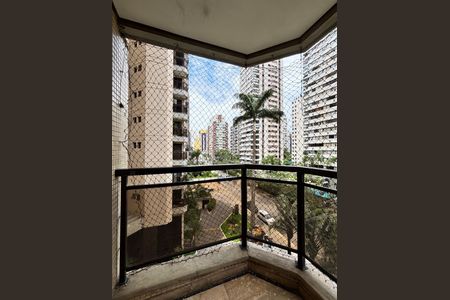 Apartamento para alugar com 126m², 3 quartos e 2 vagas Apartamento para alugar com 126m², 3 quartos e 2 vagasSuíte