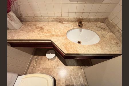 Apartamento para alugar com 126m², 3 quartos e 2 vagas Apartamento para alugar com 126m², 3 quartos e 2 vagasLavabo