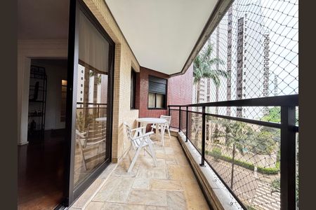 Varanda de apartamento para alugar com 3 quartos, 126m² em Indianópolis, São Paulo