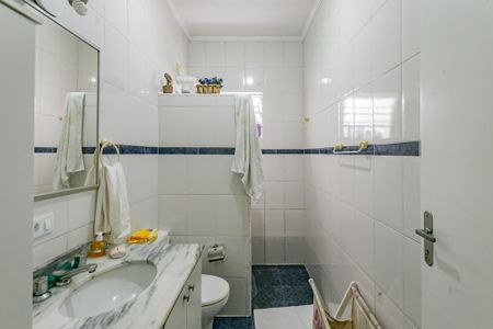 Casa à venda com 195m², 3 quartos e 2 vagasBanheiro