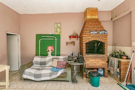 Casa à venda com 195m², 3 quartos e 2 vagasQuintal