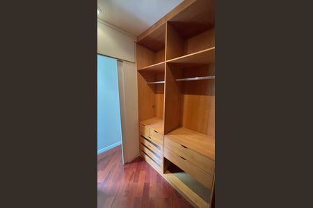 Apartamento para alugar com 140m², 3 quartos e 1 vagaSuite Closet