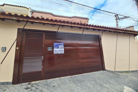 Casa para alugar com 110m², 3 quartos e 2 vagas Casa para alugar com 110m², 3 quartos e 2 vagasFachada