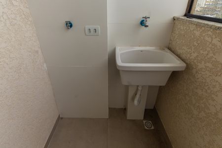 Apartamento para alugar com 44m², 2 quartos e sem vaga Apartamento para alugar com 44m², 2 quartos e sem vagaVaranda e Área de Serviço