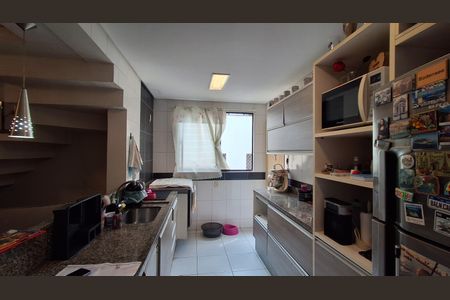 Apartamento à venda com 220m², 4 quartos e 2 vagasCozinha 