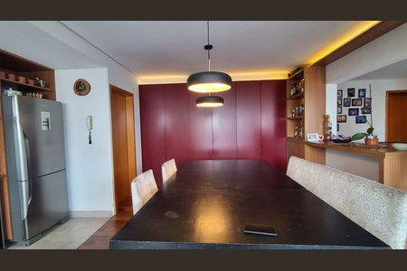 Apartamento à venda com 220m², 4 quartos e 2 vagasÁrea gourmet 