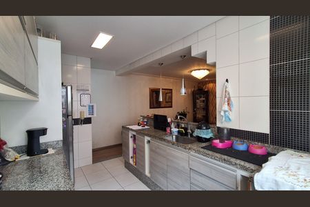 Apartamento à venda com 220m², 4 quartos e 2 vagasCozinha 
