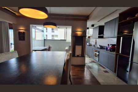 Apartamento à venda com 220m², 4 quartos e 2 vagasÁrea gourmet 