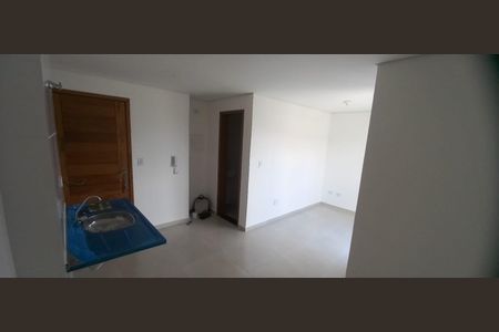 Cozinha de apartamento para alugar com 1 quarto, 25m² em Parque Maria Luiza, São Paulo