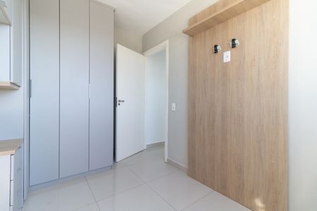 Quarto 1 de apartamento para alugar com 2 quartos, 41m² em Vila Cristalia, São Paulo