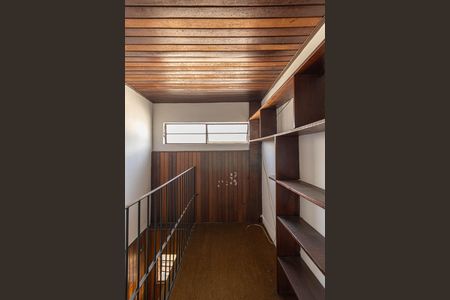 Casa à venda com 128m², 3 quartos e 2 vagas Casa à venda com 128m², 3 quartos e 2 vagasCorredor