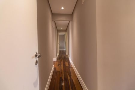 Apartamento para alugar com 240m², 3 quartos e 4 vagasCorredor