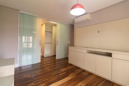 Apartamento para alugar com 240m², 3 quartos e 4 vagasSuíte 2