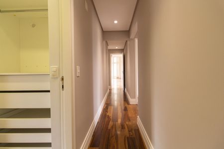 Apartamento para alugar com 240m², 3 quartos e 4 vagasCorredor