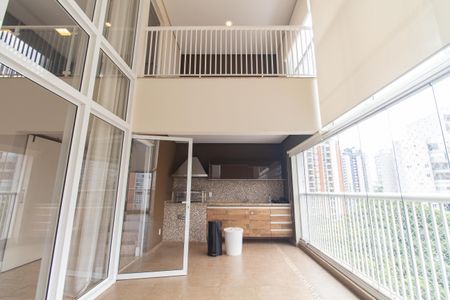 Apartamento para alugar com 240m², 3 quartos e 4 vagasVaranda