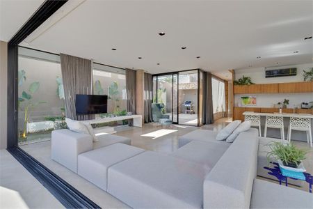 Casa de Condomínio à venda com 3 quartos, 533m² em Granja Julieta, São Paulo