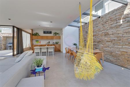 Casa de Condomínio à venda com 3 quartos, 533m² em Granja Julieta, São Paulo