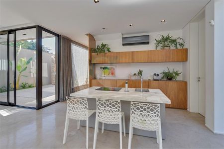 Casa de Condomínio à venda com 3 quartos, 533m² em Granja Julieta, São Paulo