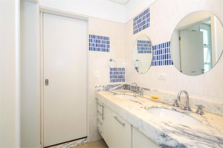 Casa à venda com 4 quartos, 400m² em Granja Julieta, São Paulo