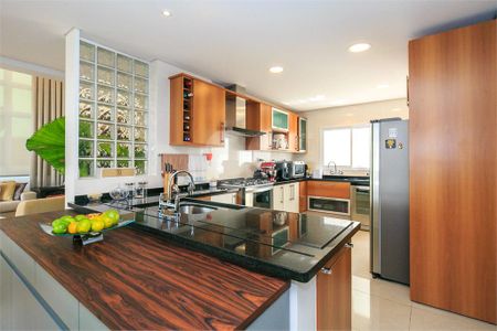 Casa à venda com 4 quartos, 400m² em Granja Julieta, São Paulo