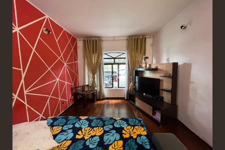 Casa à venda com 147m², 5 quartos e 2 vagasSala