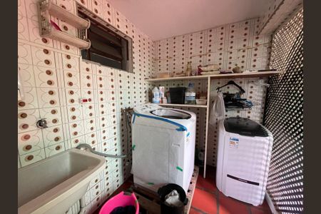 Casa à venda com 147m², 5 quartos e 2 vagasÁrea de Serviço