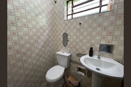 Casa à venda com 147m², 5 quartos e 2 vagasBanheiro 3