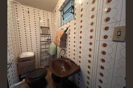 Casa à venda com 147m², 5 quartos e 2 vagasBanheiro de serviço