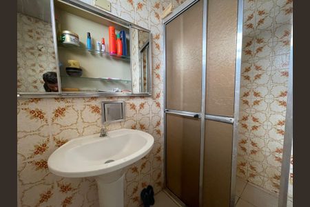 Casa à venda com 147m², 5 quartos e 2 vagasBanheiro 1