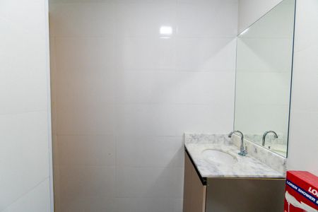 Banheiro de kitnet/studio para alugar com 1 quarto, 25m² em Vila Monte Alegre, São Paulo