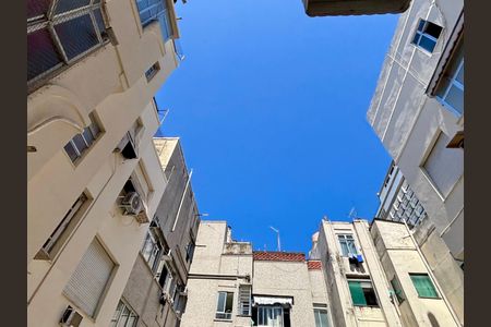 Apartamento para alugar com 70m², 2 quartos e sem vaga Apartamento para alugar com 70m², 2 quartos e sem vagaÁrea de serviço - vista