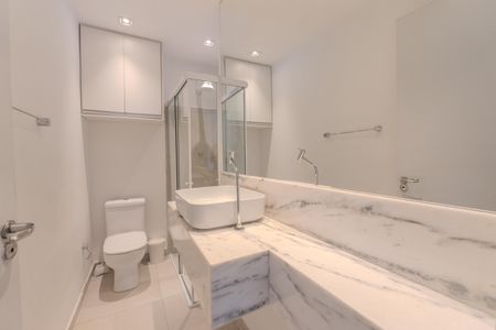 Banheiro de apartamento para alugar com 1 quarto, 45m² em Bela Vista, São Paulo