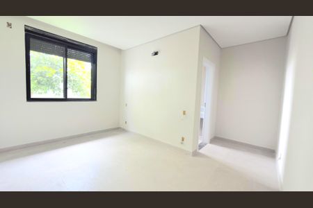Casa à venda com 180m², 2 quartos e 2 vagasSuíte 