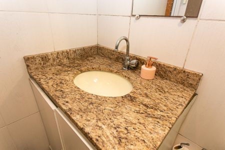 Casa de condomínio para alugar com 55m², 2 quartos e 1 vagaBanheiro da Suíte 1