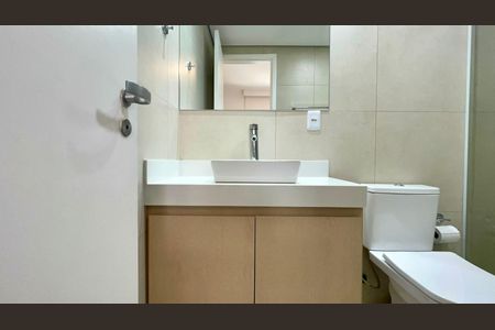 Apartamento para alugar com 60m², 2 quartos e 1 vaga Apartamento para alugar com 60m², 2 quartos e 1 vagaBanheiro da Suíte