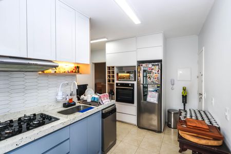 Apartamento à venda com 105m², 3 quartos e 2 vagas Apartamento à venda com 105m², 3 quartos e 2 vagasCozinha