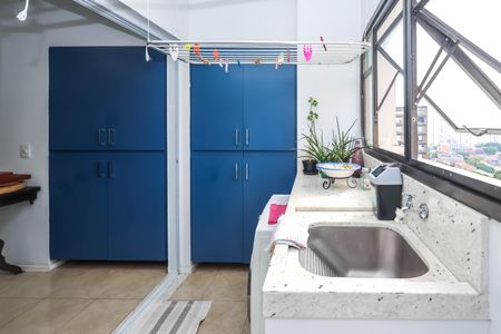 Apartamento à venda com 105m², 3 quartos e 2 vagas Apartamento à venda com 105m², 3 quartos e 2 vagasÁrea de Serviço