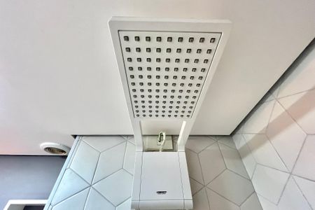 Banheiro de kitnet/studio para alugar com 1 quarto, 25m² em Planalto Paulista, São Paulo